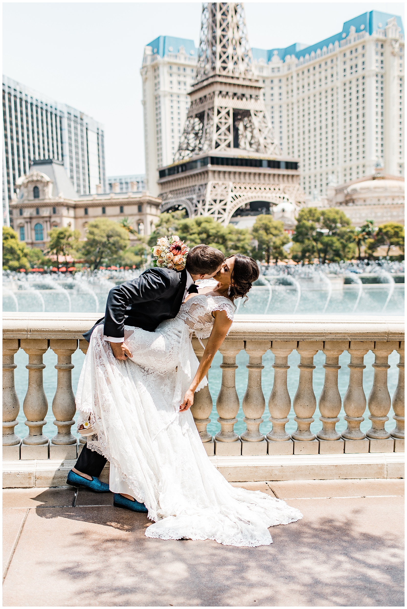 Las Vegas Elopement | Wedding Photos on the Vegas Strip| photo by Lindsey Ramdin, L.A.R. Weddings